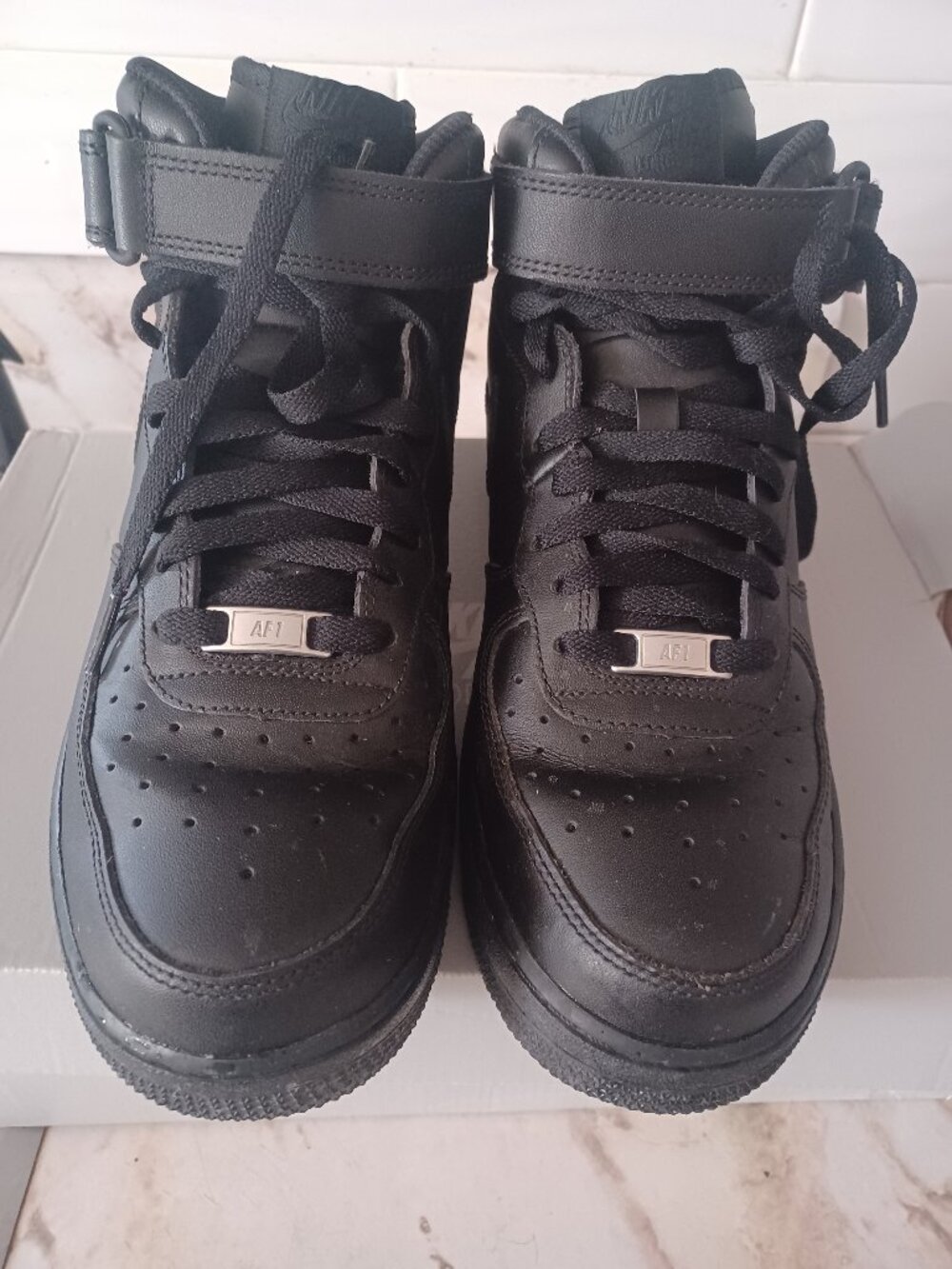 Men's Black Nike Air Force 1, Sz 9.5
